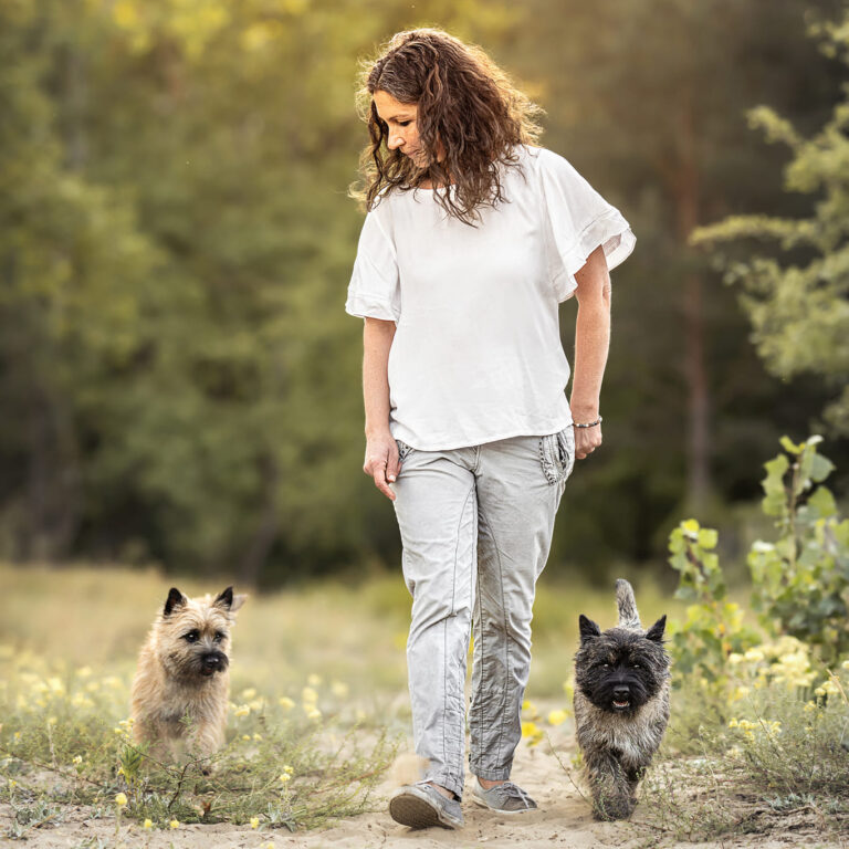 Hundesalon Zottelbär Inhaberin Tanja und ihre beiden Hunde